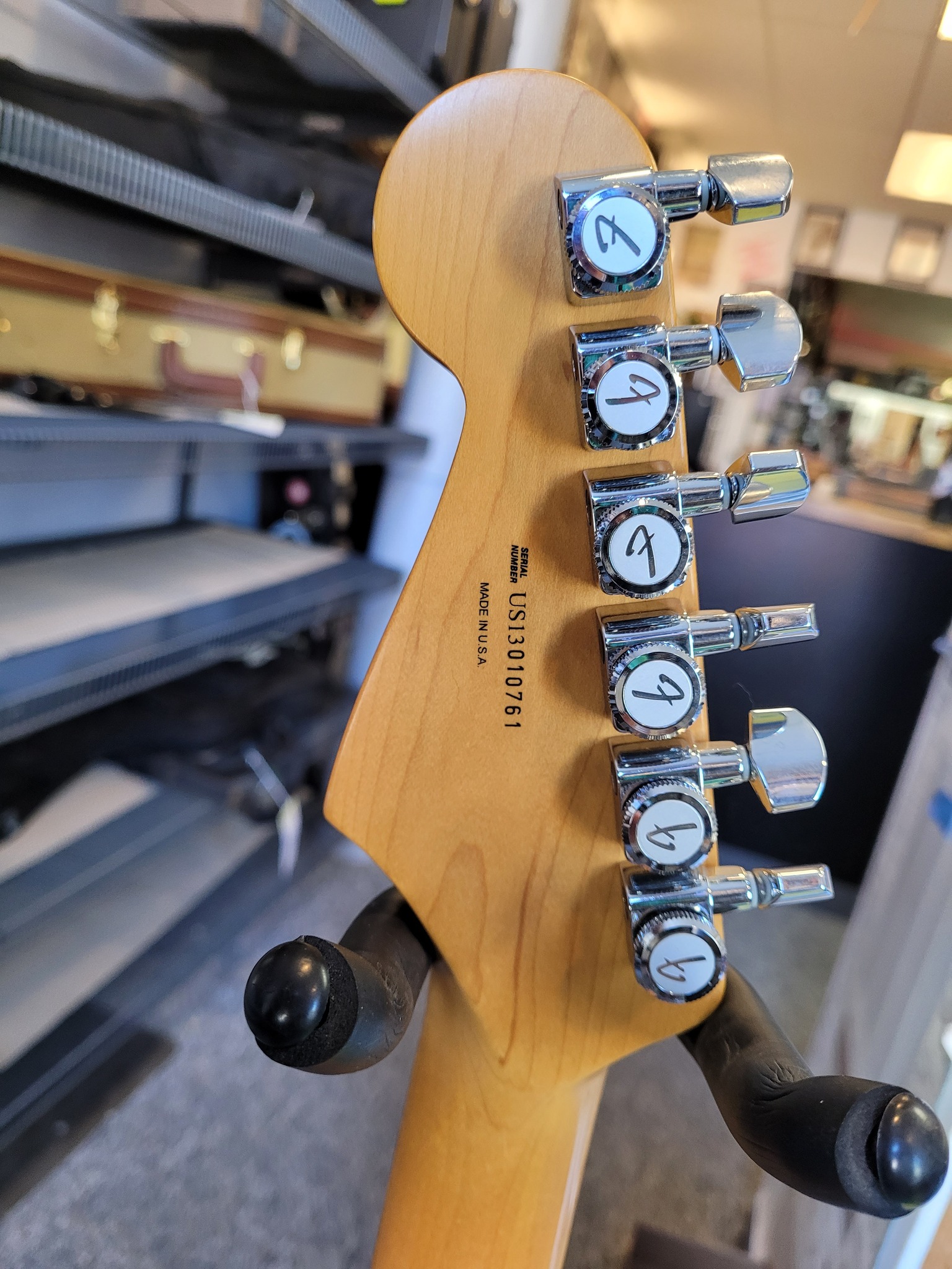 Spotlight: 2013 Fender American Deluxe Stratocaster – Trojan City